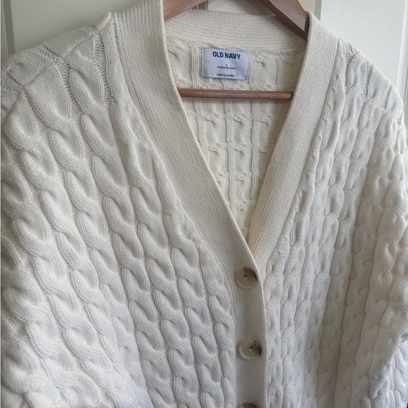 Like new size L Old Navy Women's Cream Slouchy Cable-Knit Button Front Cardigan - Picture 5 of 10